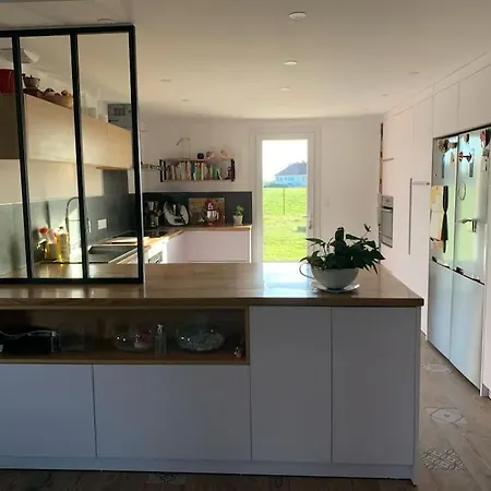 Belle Maison Spacieuse Avec Grand Jardin