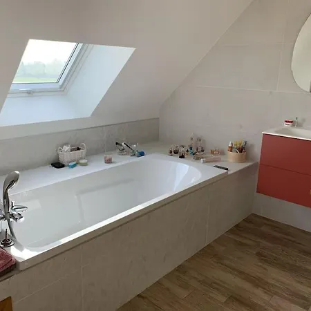 Belle Maison Spacieuse Avec Grand Jardin *